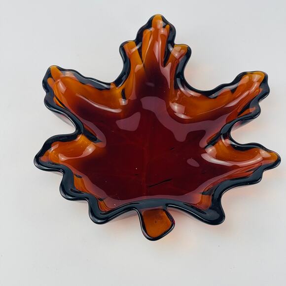 Vintage Amber Glass Maple Leaf Dish 9 x 8 1/4” - Picture 6 of 6